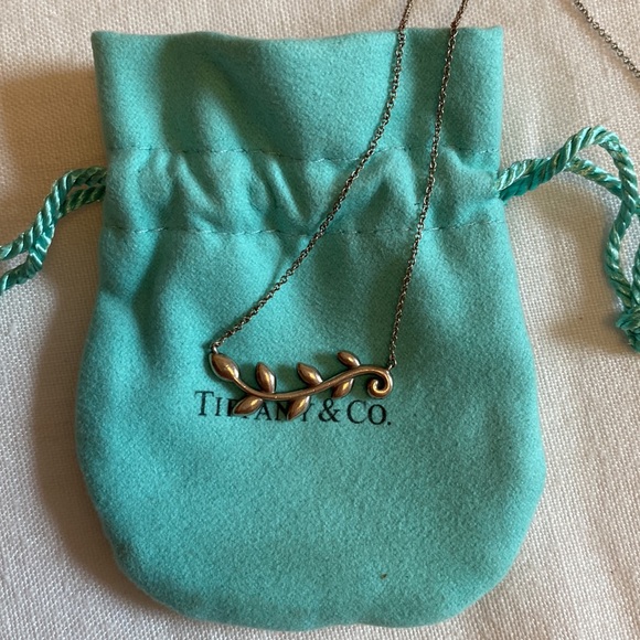 COPY - Tiffany Paloma Picasso Olive Leaf Vine Pendant - Picture 2 of 3